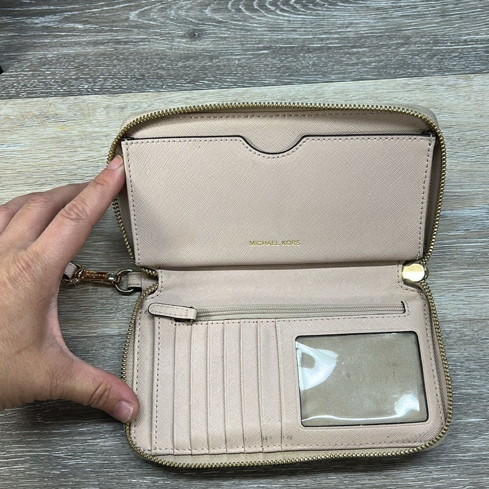 0327 Michael Kors full zip wallet - Picture 7 of 8